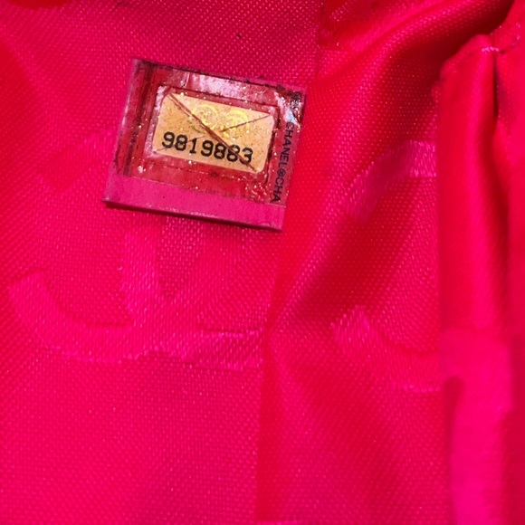 Chanel CC quilted tote with bright pink lining- RARE - Picture 10 of 11